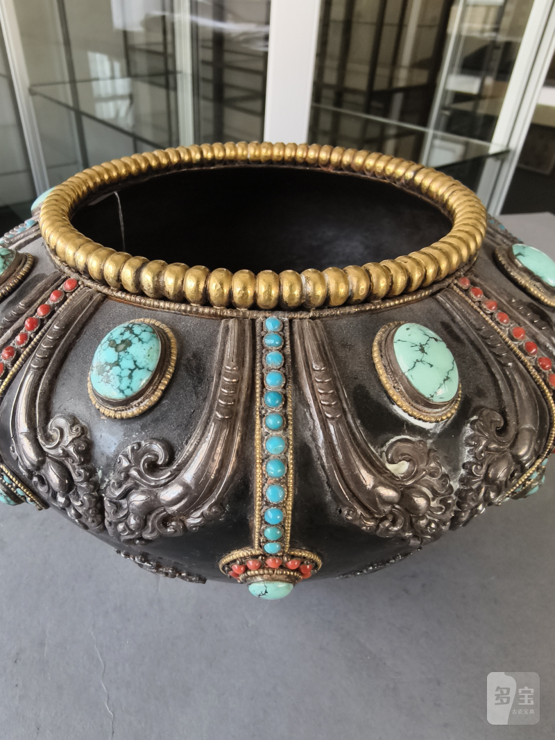 A PARCEL-GILT SILVER AND SEMI-PRECIOUS STONE INLAID METAL BOWL - 图16